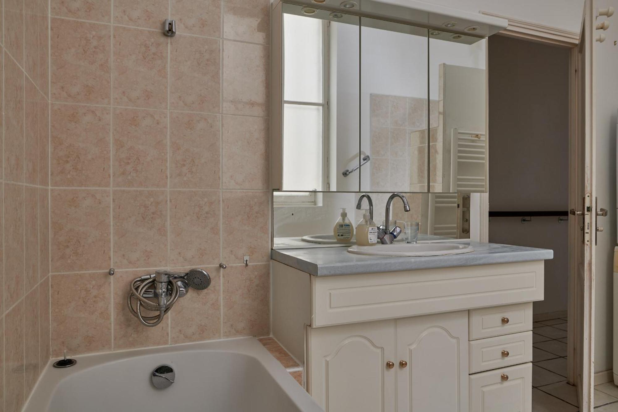 Grand Appartement Au Coeur De Sète Buitenkant foto